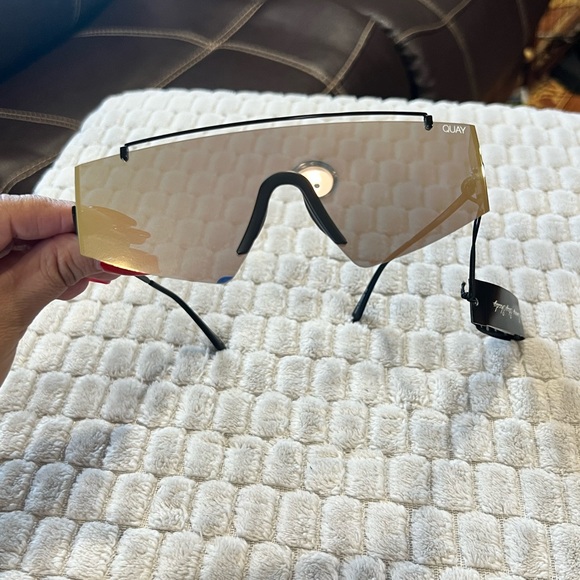 Quay Australia TRANSCEND Sunglasses - Picture 5 of 11